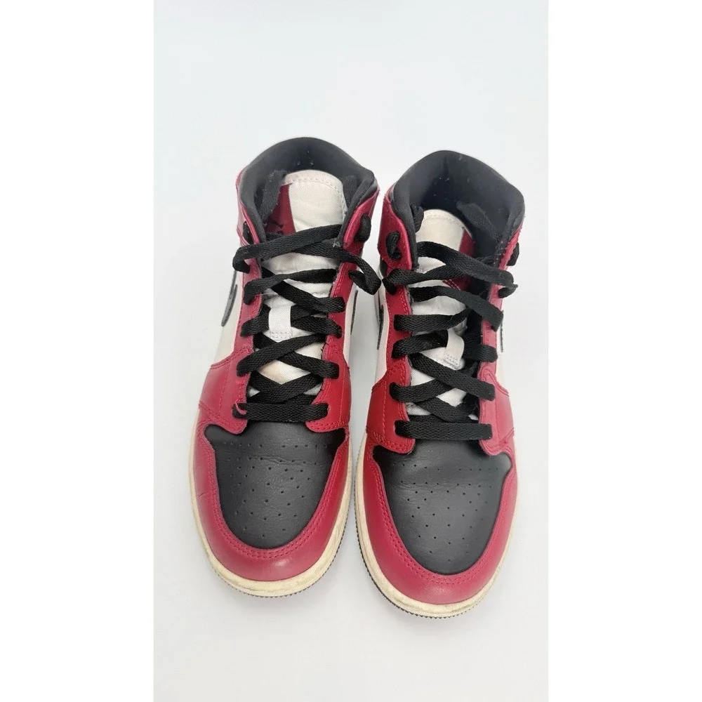 Size 5Y- Nike Air Jordan 1‎ Mid GS Chicago Black Toe Red White 554725-069
